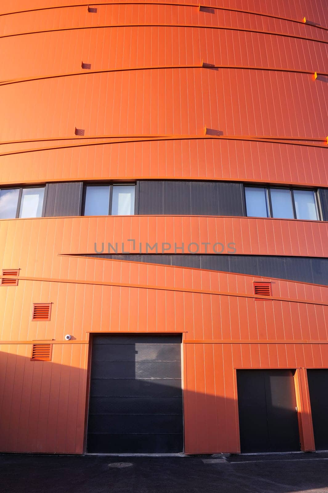 French velodrome Saint-Quentin-en-Yvelines, located in the department of Yvelines near Paris and has just been completed