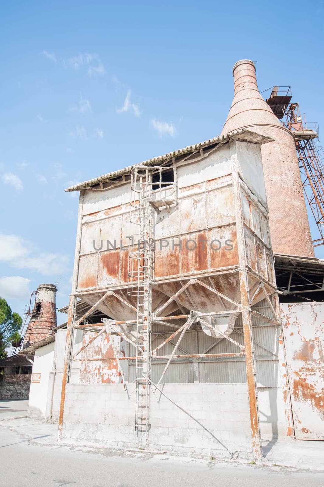 Old system with furnace and silos, for lime production.