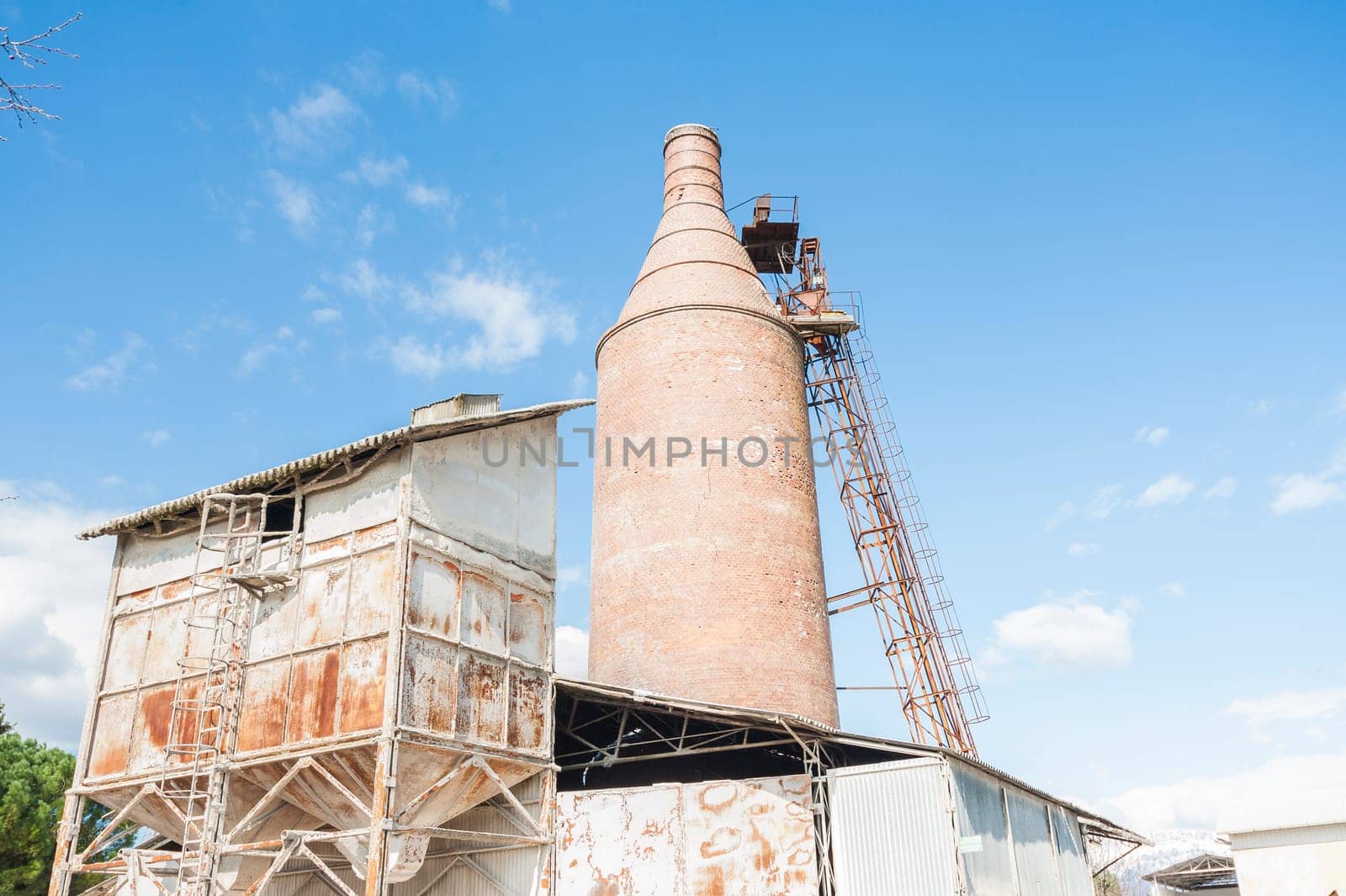 Old system with furnace and silos, for lime production.