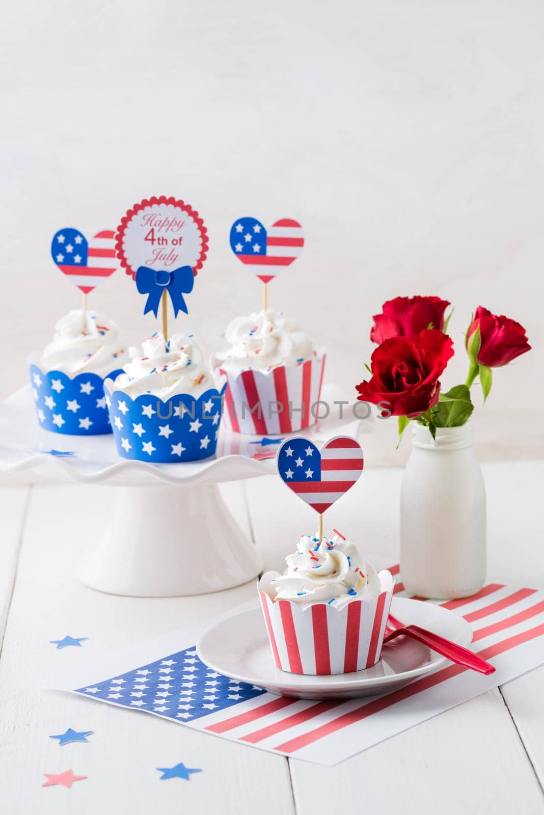 Cupcakes on a party table to celebrate July 4th