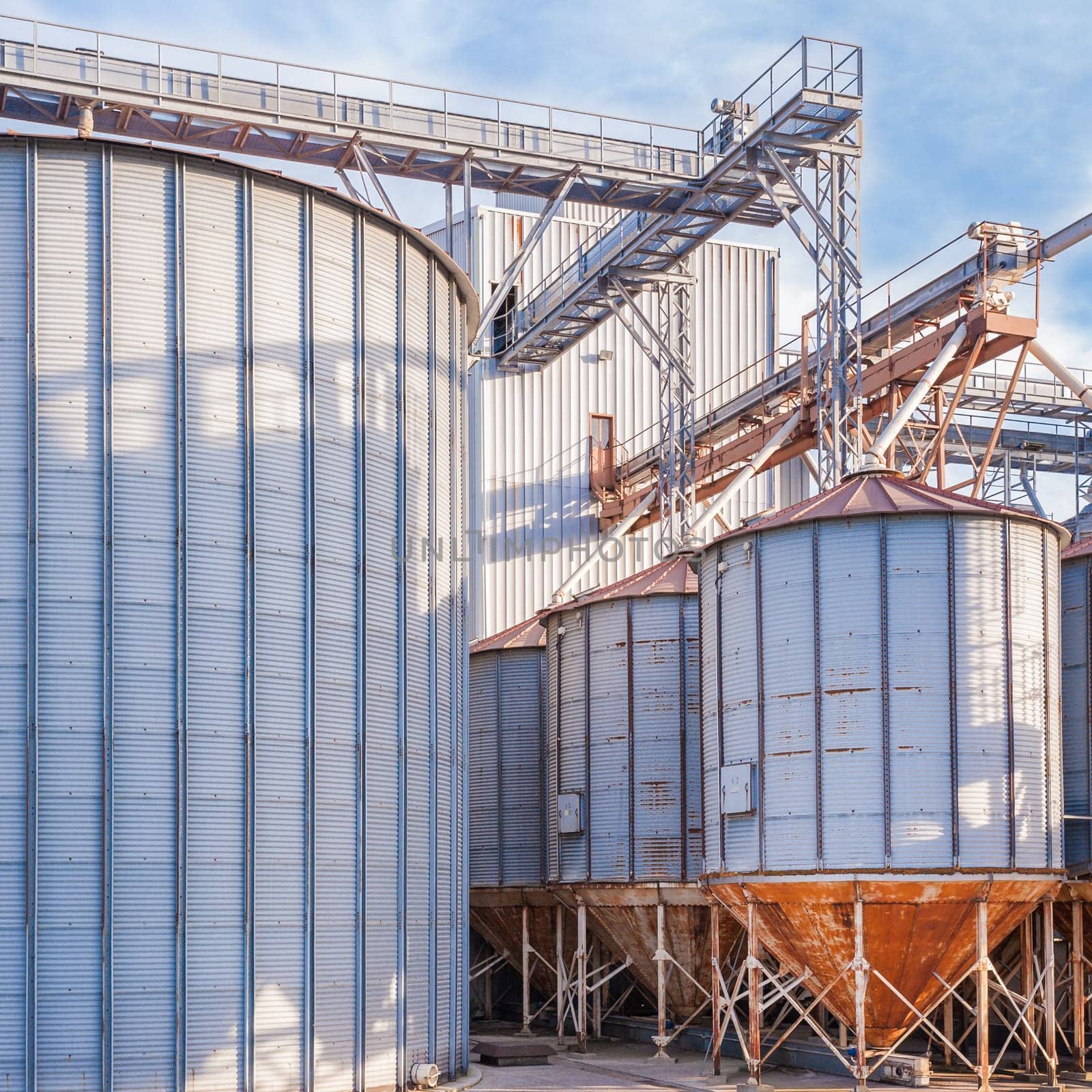 Storage facility cereals and production of biogas  silos and drying towers