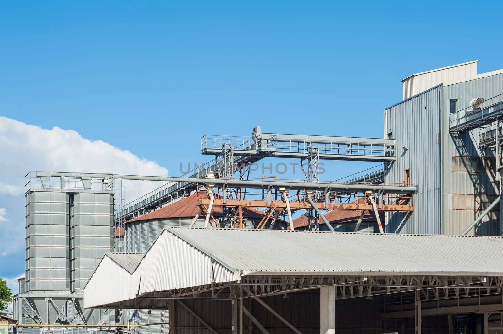Storage facility cereals and production of bio gas,silos and drying towers