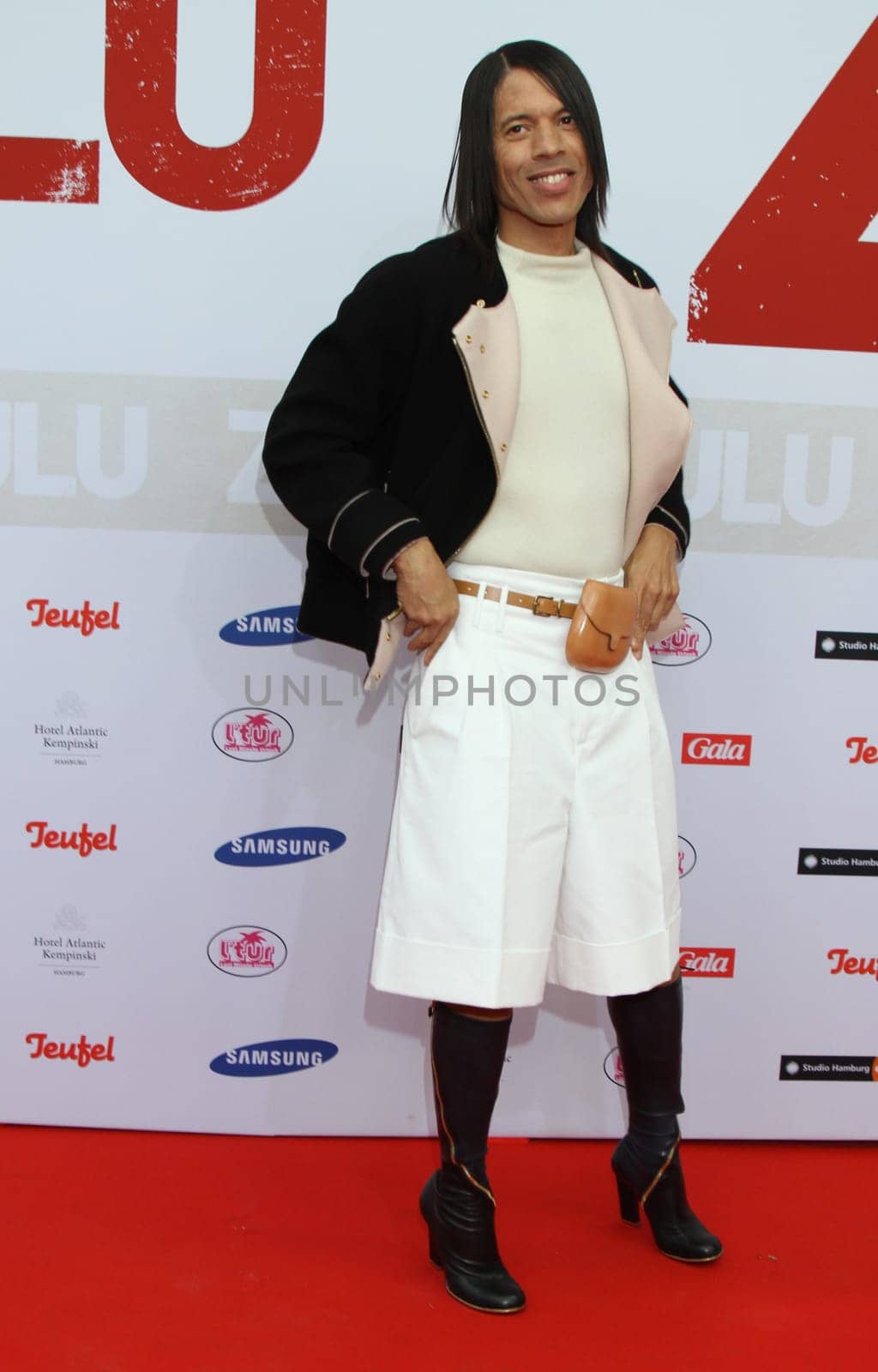 Jorge Gonzalez at the Zulu premiere in Hamburg