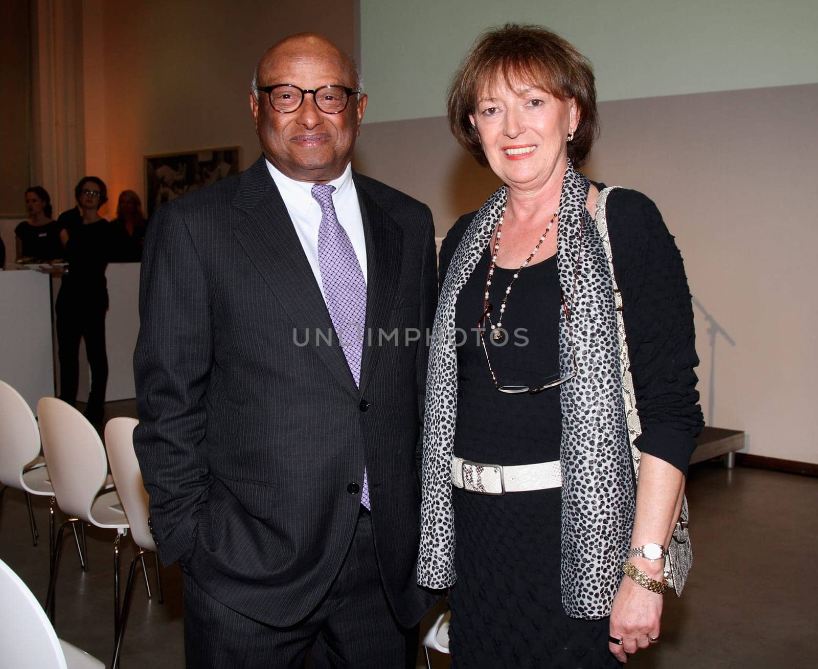 20 years of obscurity e.V. 20 works of art were auctioned at the Kunsthaus Hamburg