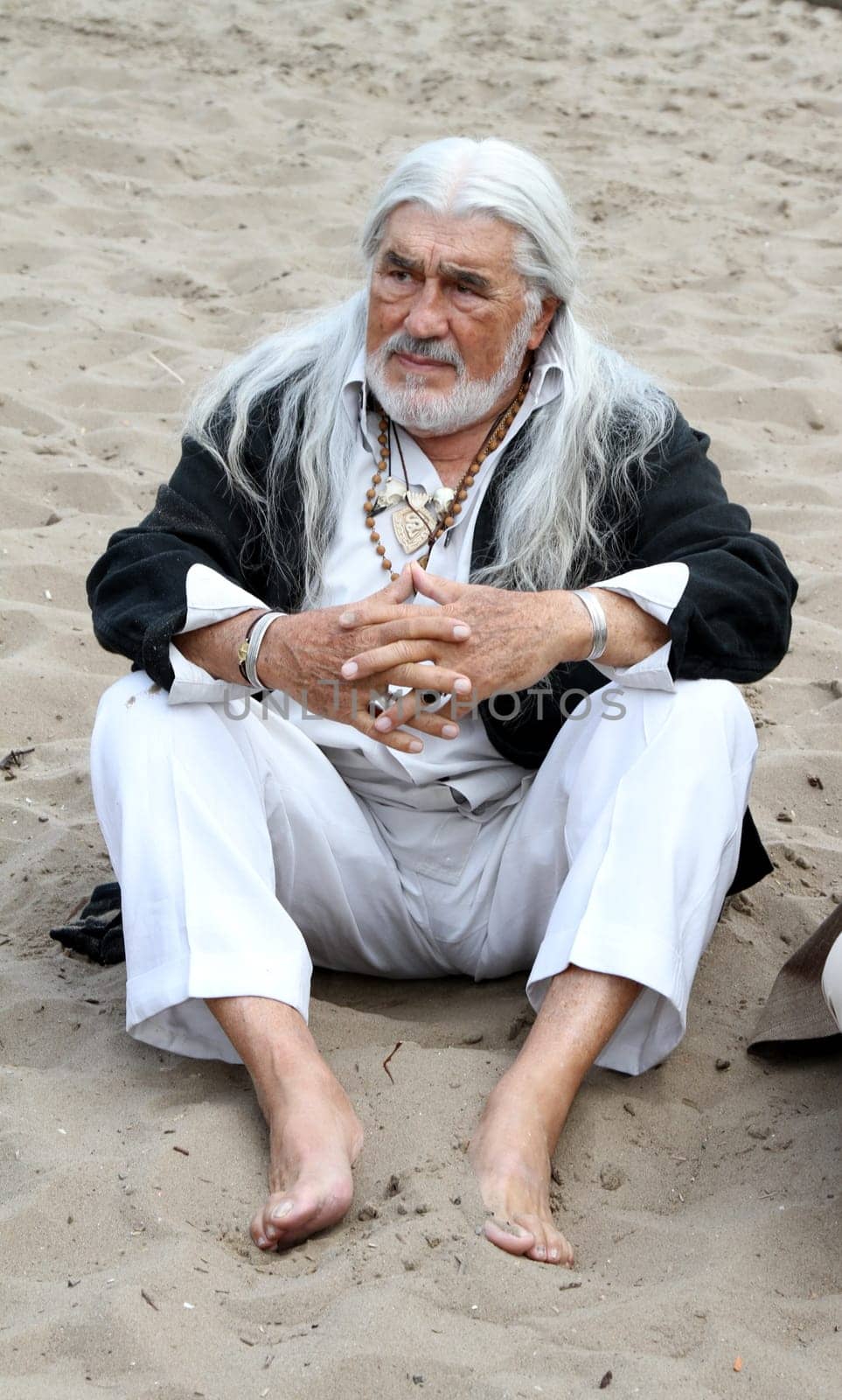 Mario Adorf - Photo appointment on the beach of Oevelgoenne