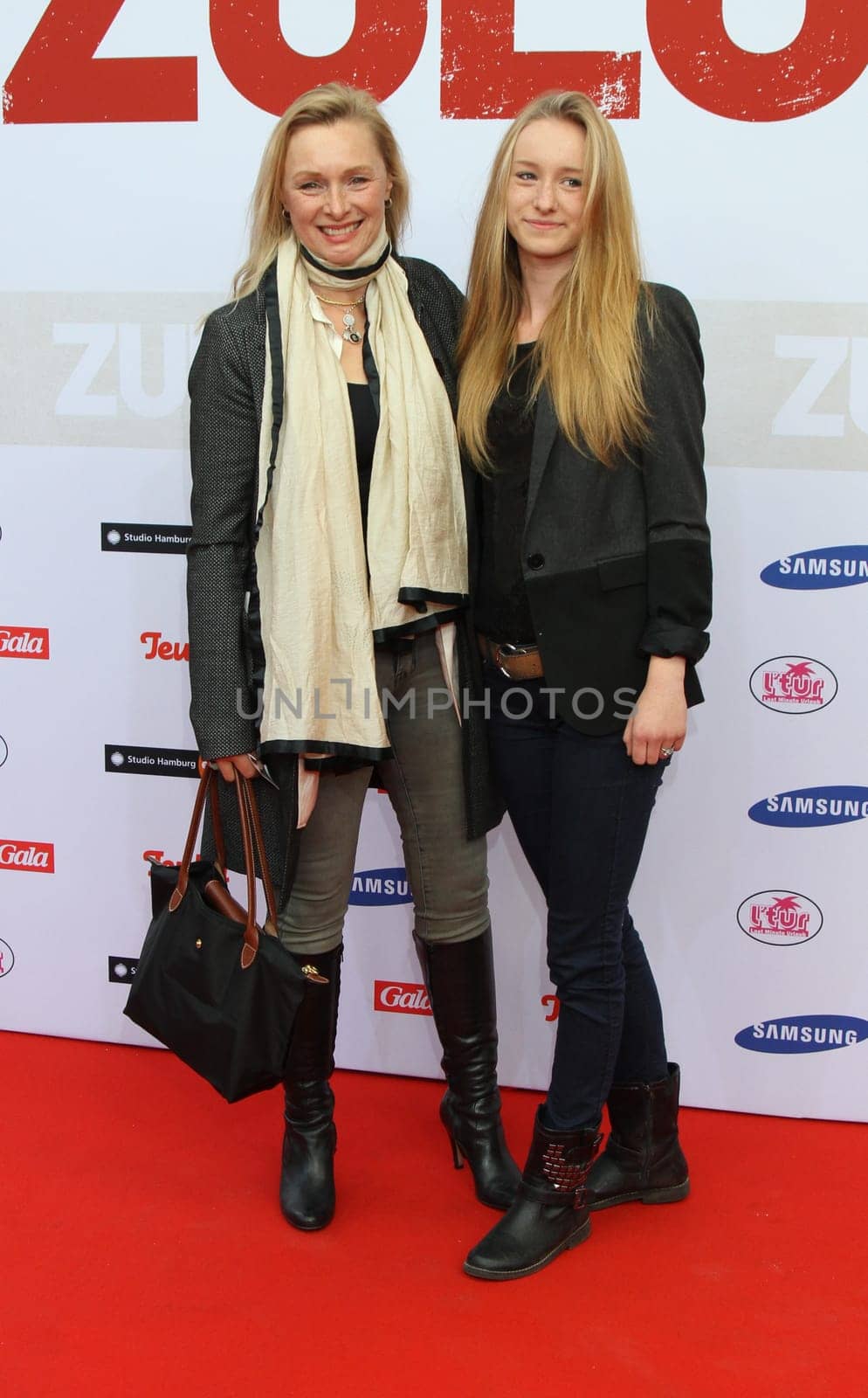 Marita Marshall with daughter Zoe Marie at Zulu premiere