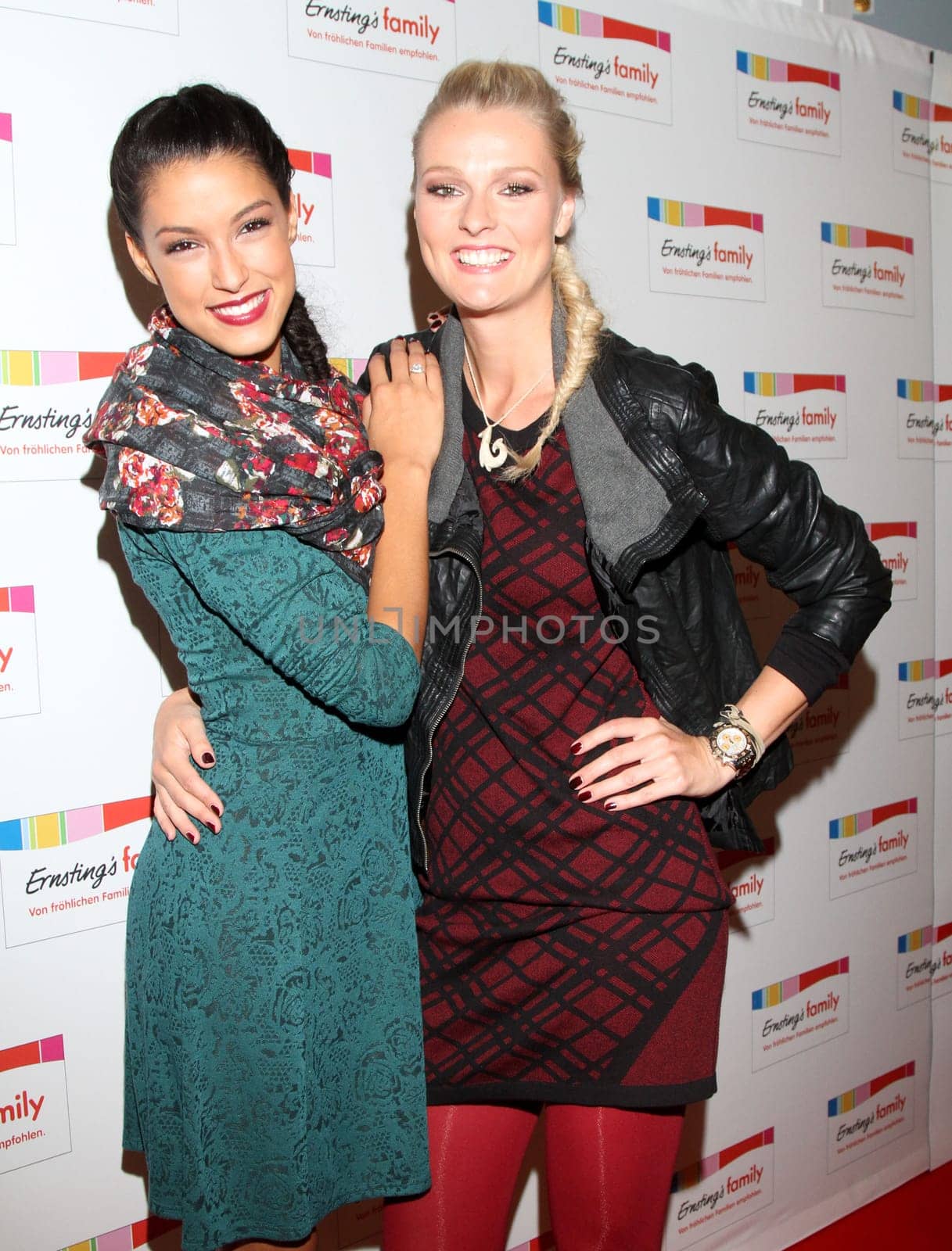 Rebecca Mir  und Miriam Hoeller   /Ernstings Fashionshow 2014 Hamburg , Herbst / Winter