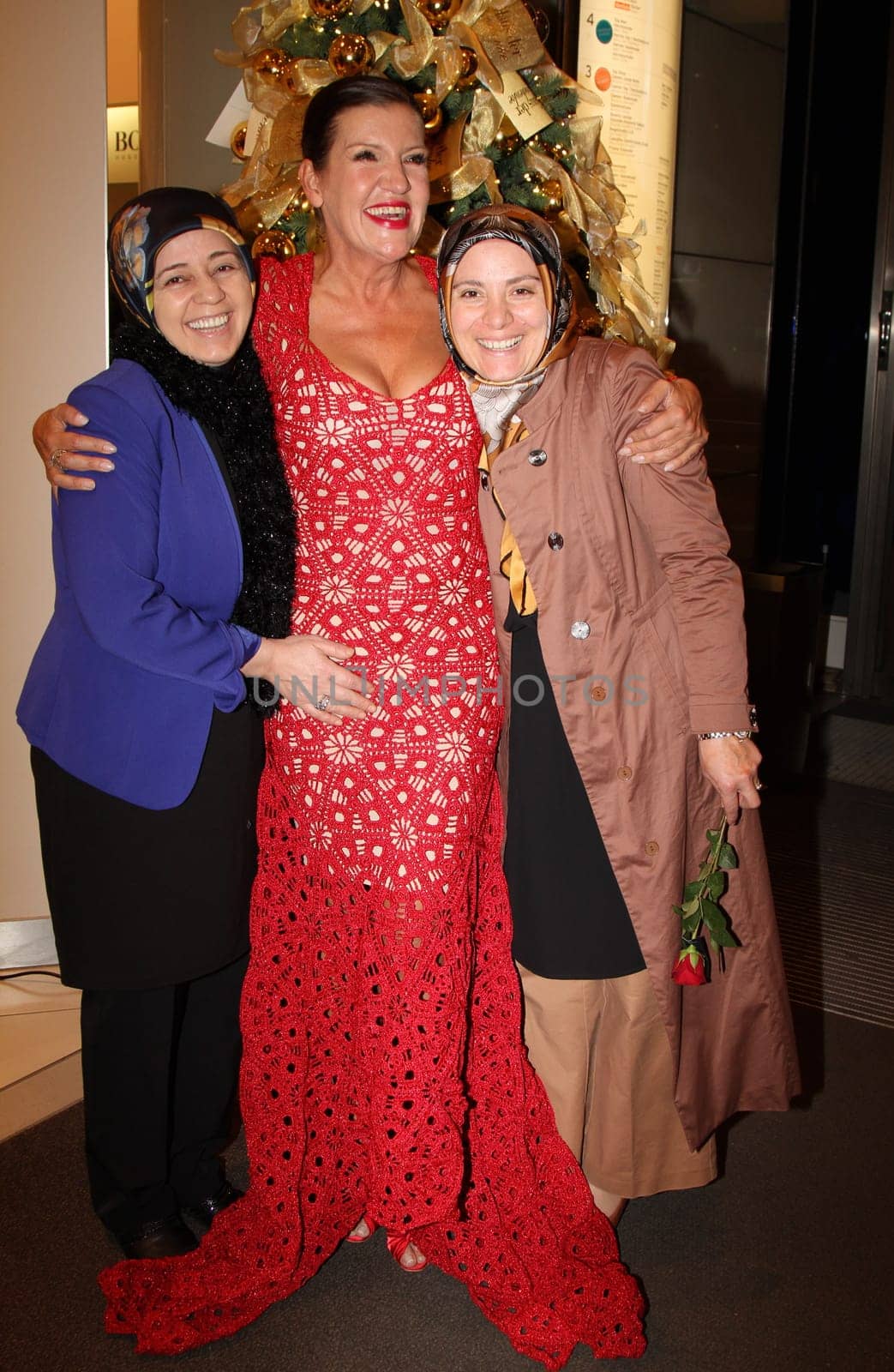 Katy Karrenbaue ,Luebeyde Bildir,Nesrin Kaya,- Made on Veddel in Karstadt
