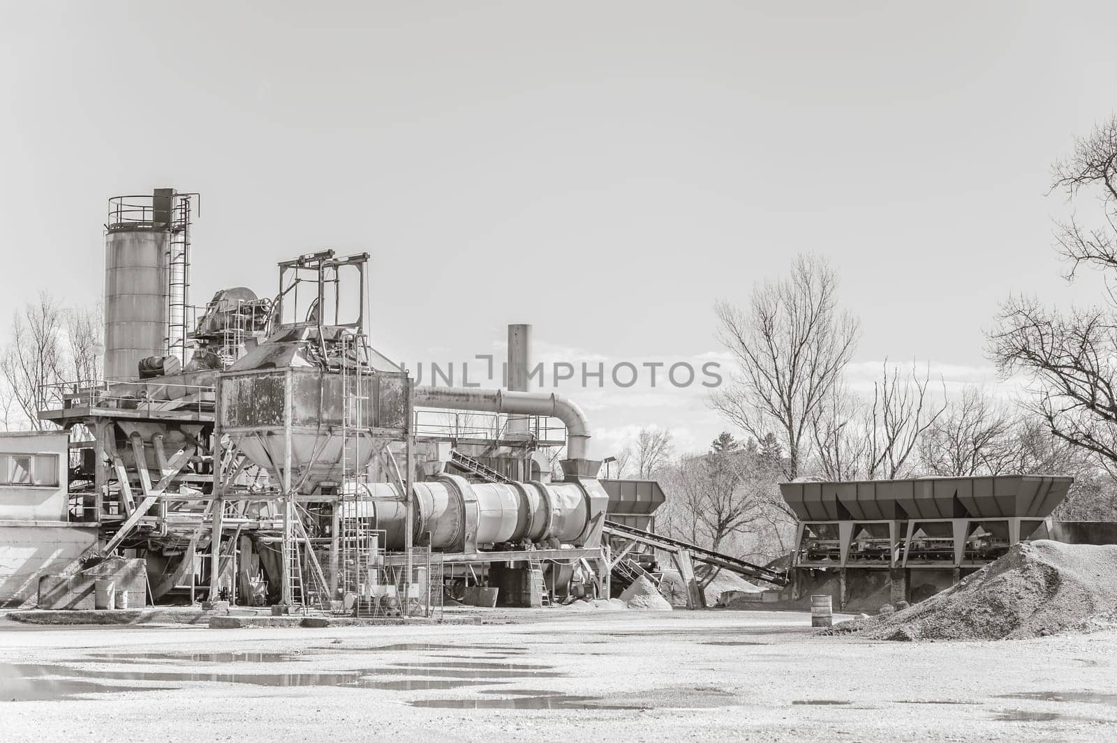 Gravel washing plant for concrete production and construction activities.