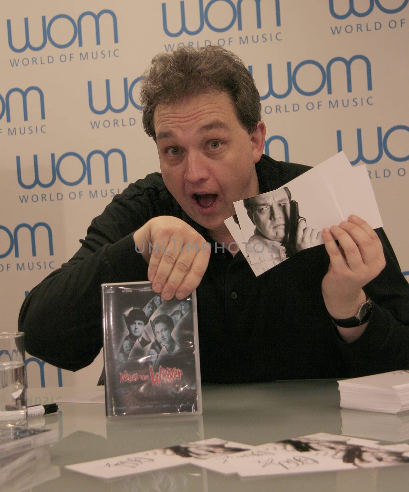 Oliver Kalkofe und Bastian Pastewka gaben eine Autogrammstunde in der Wom Branch Mönkebergstrasse anläßlich der DVD Der Wixxer