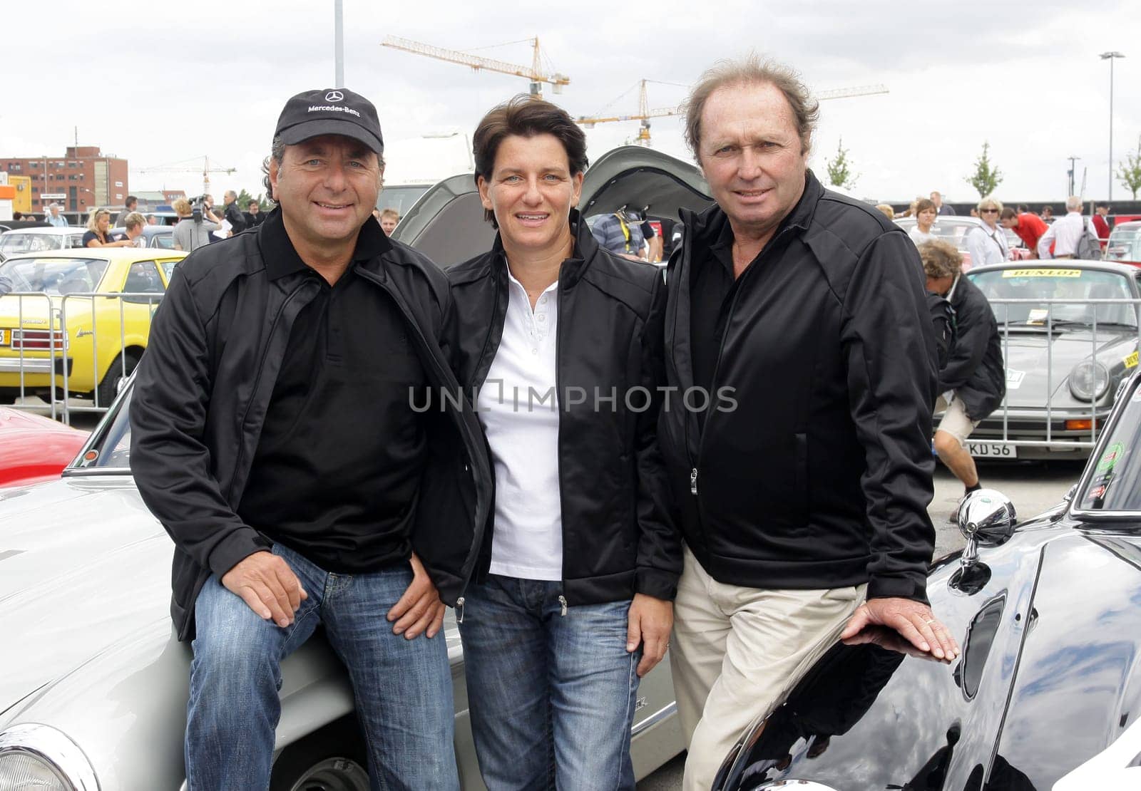 Oldtimer Rallye Hamburg - Berlin am Cruise Center Hamburg/ Ellen Lohr