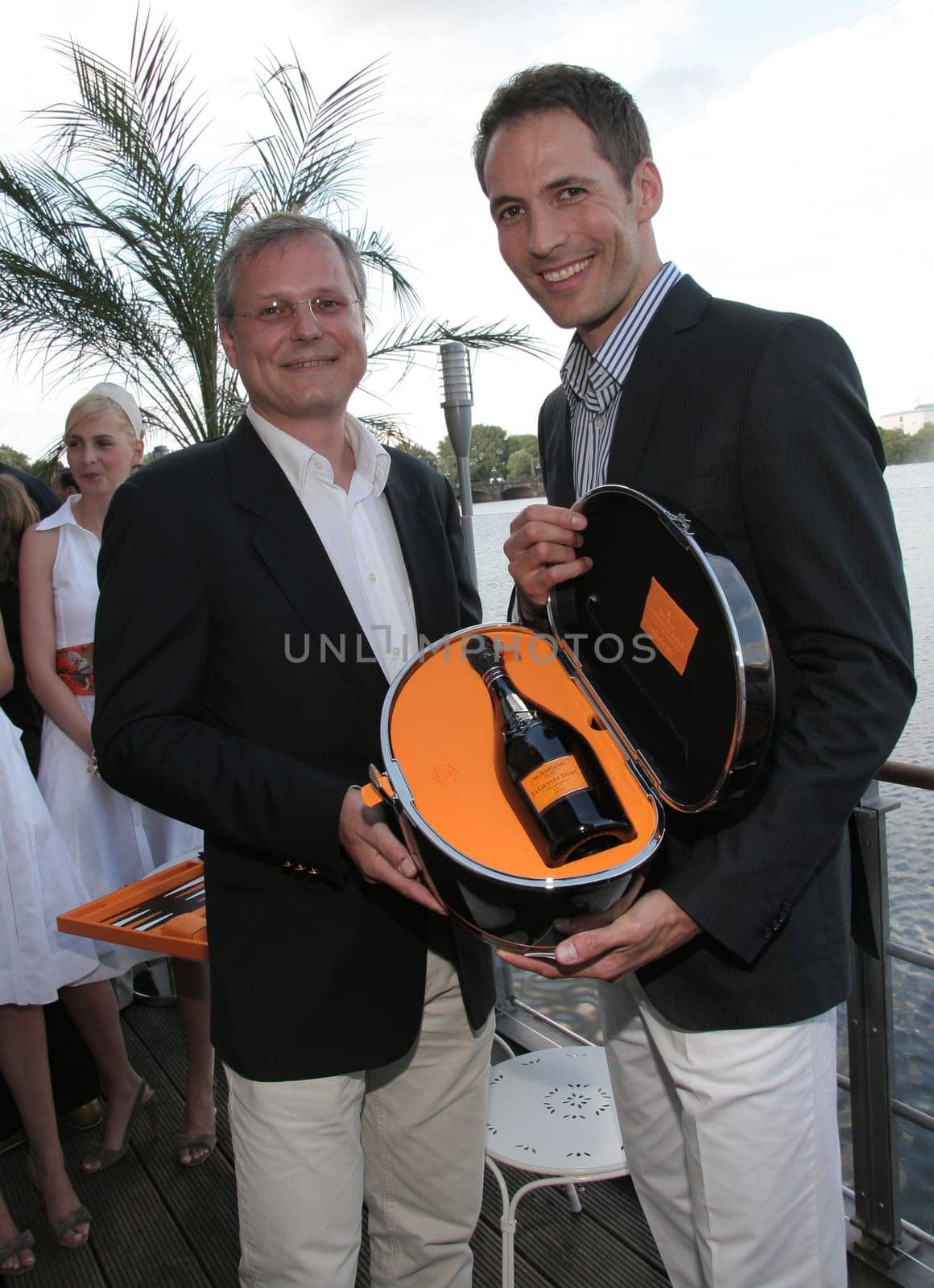 Veuve Clicquot Champagner Soiree - La Drand Dame by Riva auf der Sommer terasse vom Fairmont Hotel in Hamburg.Photo: Frank Floc'hlay und Alexander Mazza