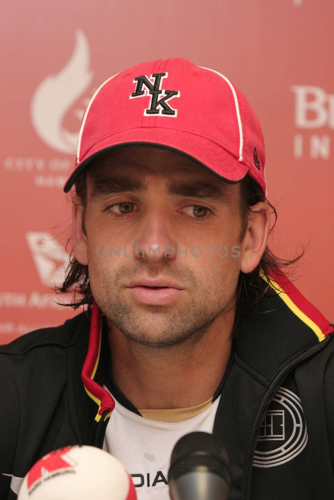 Nicolas Kiefer won the match against Paul-Henri Mathieu Tennis Tunier Master Series Hamburg am Rothenbaum on 11.08.2008