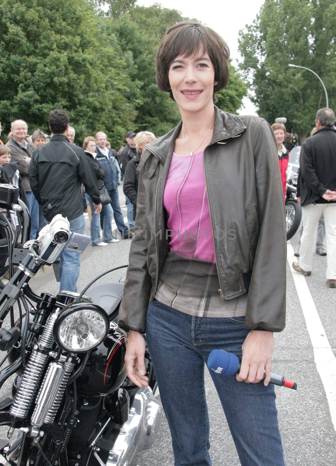 Harley Day,s Abschluß Parade in Hamburg Stellingen /Sandra Maahn bei der Arbeit