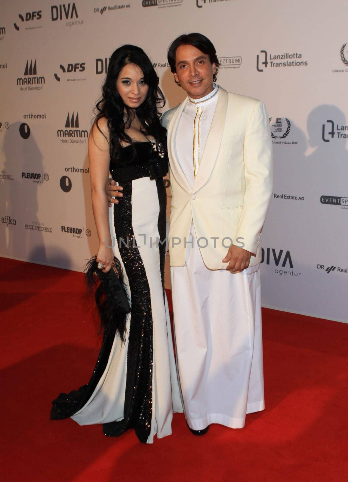 Unesco Charity Gala 2010 im Hotel Maritim Duesseldorf am 30.10.2010/ Sheetal Mafatlal und Ahmed Ashmawi