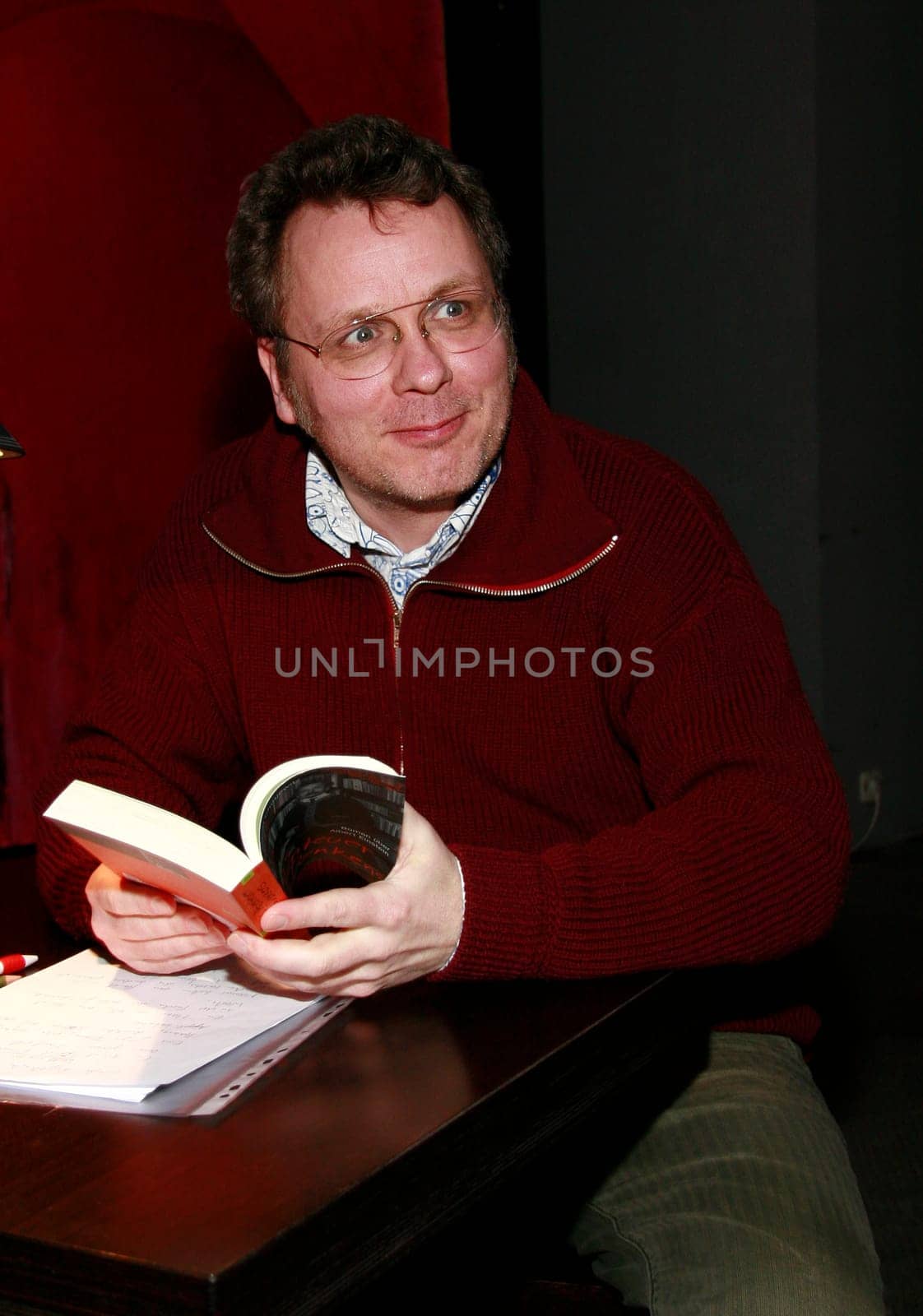 David Chotjewitz Reading at Cafe Kunst-Nah Hamburg on 28.01.2009. David Chotjewitz is the second son of the writer Peter O. Chotjewitz and the publicist Renate Chotjewitz-Häfner