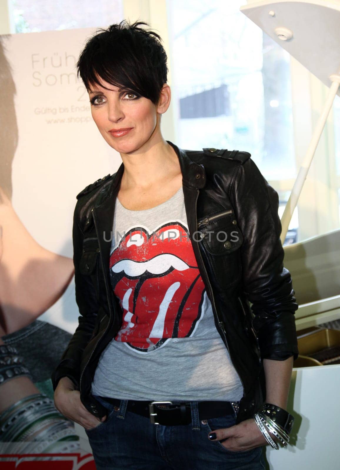 Nena models for Otto-Versand.Pop singer Nena advertises for the mail order company Otto. The cover of the spring/summer catalogue 2010 adorns a picture of the Saengerin. She is also presenting her own collection at Otto.
