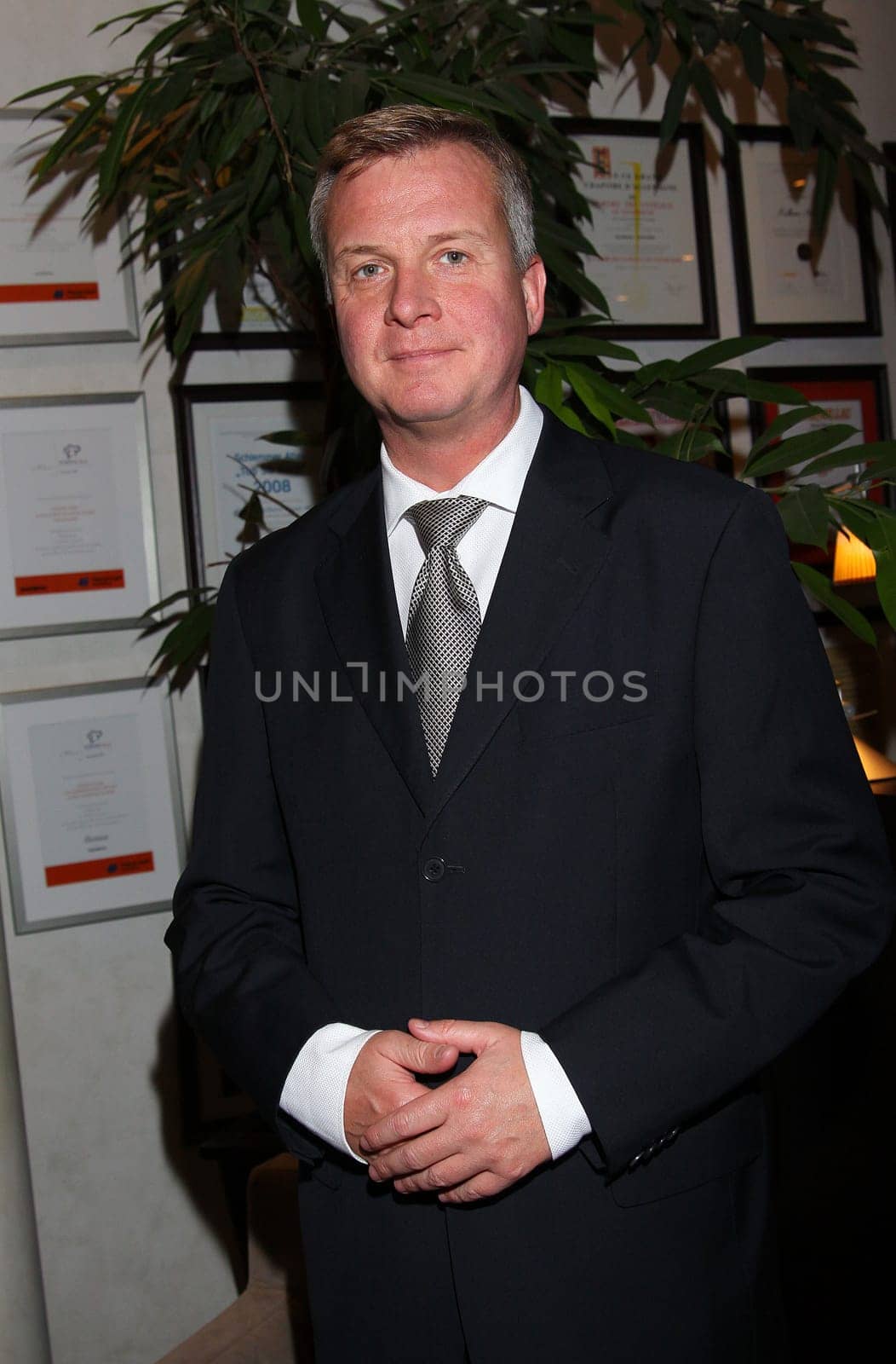 Hamburger GluecksStern Gala"Hamburger GluecksStern"" the benefit gala in favor of disadvantaged children on November 13,2009 on the Suellberg./ Carsten Luedmann"