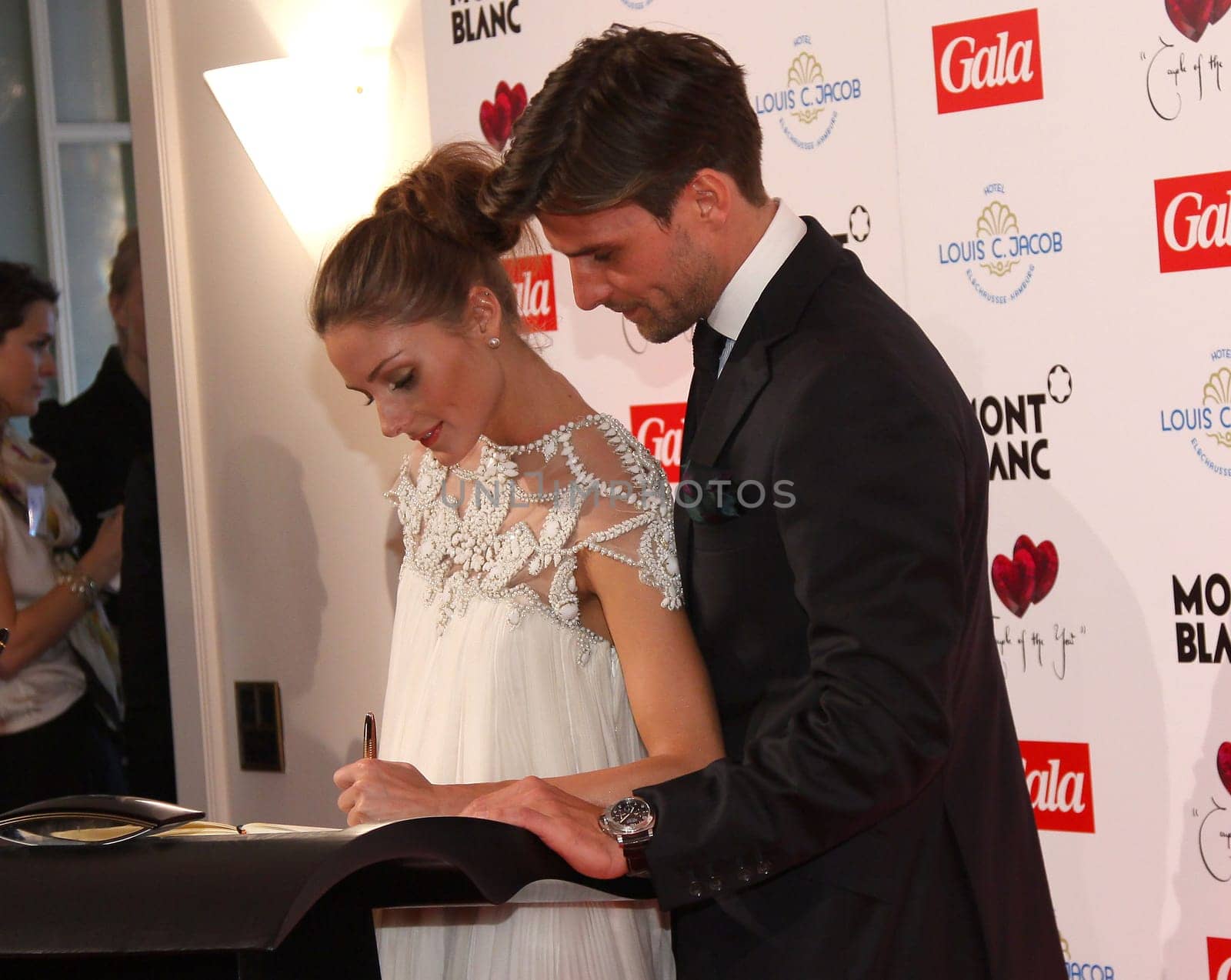 Bei der diesjährigen GALA-&quot Couple Of The Year&quot -Verleihung wurde Bei der diesjährigen GALA-&quot Couple Of The Year&quot -Verleihung wurde Olivia Palermo und Johannes Huebl der Titel &quot International Couple&quot verliehen. der Titel &quot International Couple&quot verliehen. American socialite Olivia Palermo and her handsome beau Johannes Huebl was seen attending the 2011 Couple Of The Year event in Hamburg, Germany on April 11.04.2011,Olivia Palermos Dress Marchesa