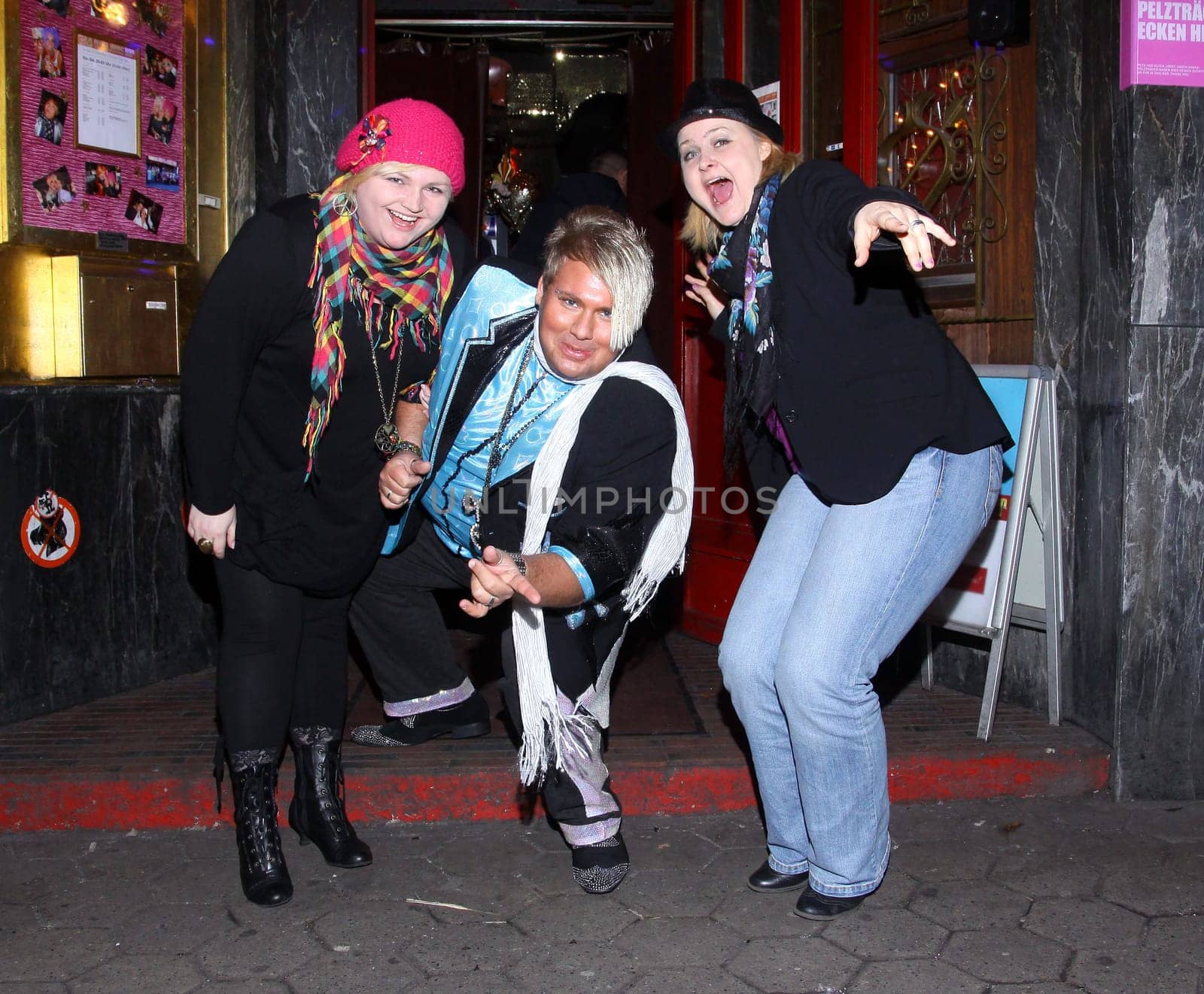 Big Soul Singers Martina Plieger and Nadine Stricker ,in front of the Olivia _Jones Bar ,Grosse Freiheit Hamburg / Sven Florijan ( Assistant to Olivia _Jones