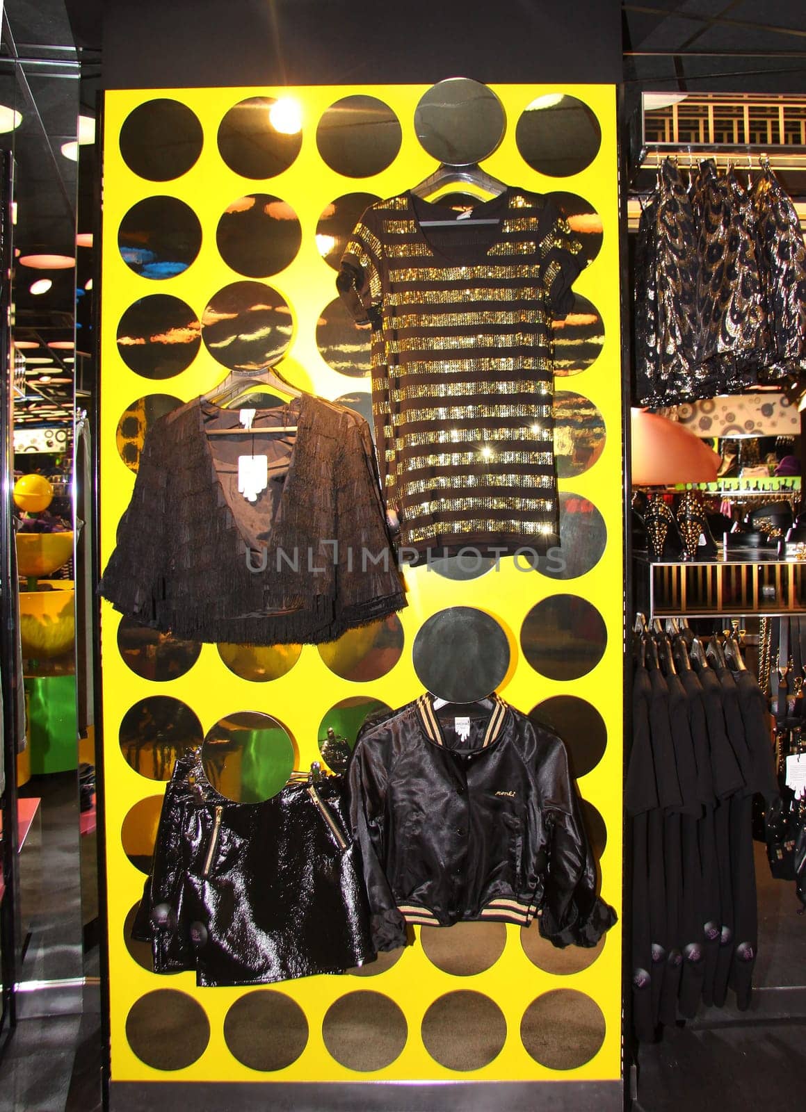 Monki Storeeroeffnúng at Moenkebergstrasse 22 in HamburgNew from SwedenNew shopping hotspot for Hamburg: The Swedish trend label Monki opens its own store in the Hanseatic city on 6 November.