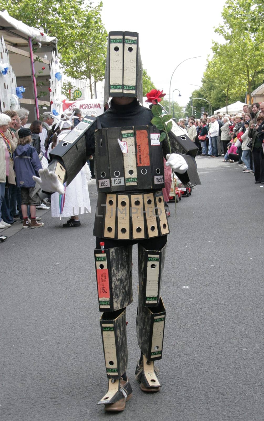 Altonale Fun Parade 2009 in Hamburg - Every year the participants inspire with costumes,dance and music.