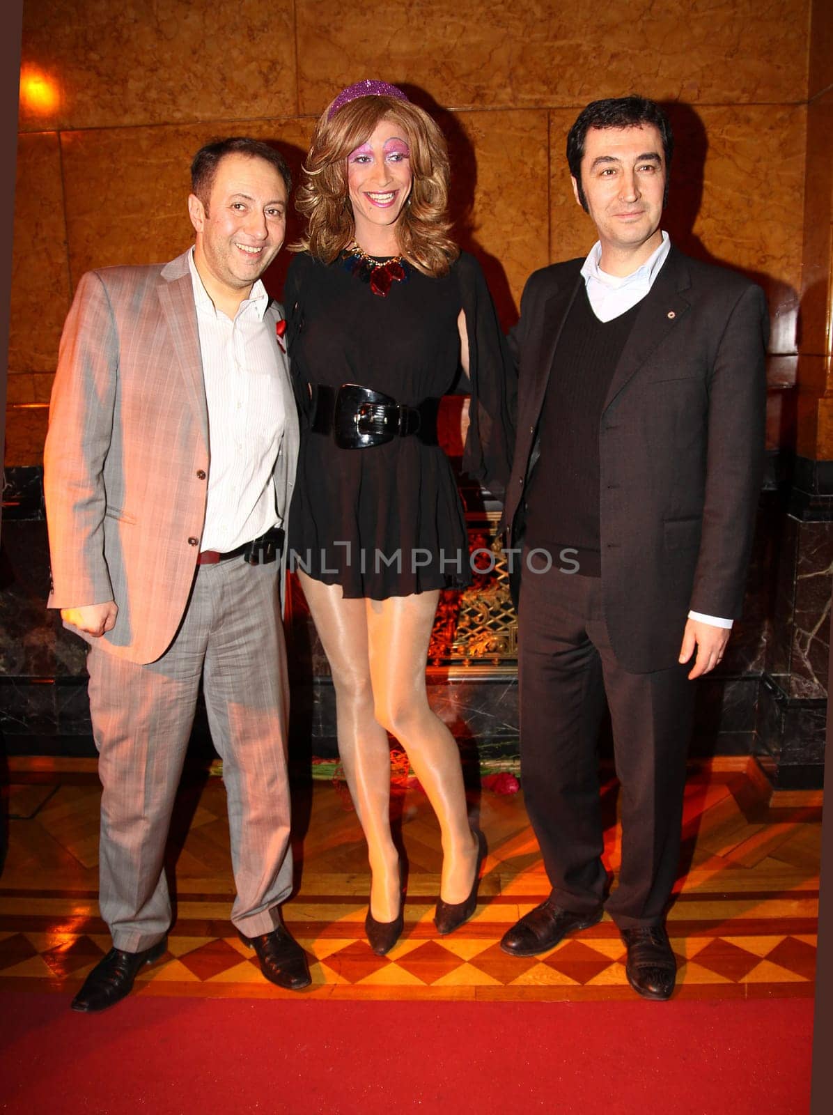 Cem Özdemir,Valery Pearl and Farid Mueller - More variety! - GAL New Year's Reception in the Town Hall.the GAL-Bürgerschaftsfraktion invites you to the New Year's reception on Friday evening. The traditionally gay-lesbian festival is this year under the motto "More diversity!"". Guests from politics,culture,media,the environment and science have announced themselves. Almost 1000 people from almost all social groups are expected. With sparkling wine and appetizers,they want to celebrate and chat not only about politics. DJ Sunshine from the ""Wunderbar"" fills the hall with a town hall lounge mix. Among the guests will again be numerous prominent faces."
