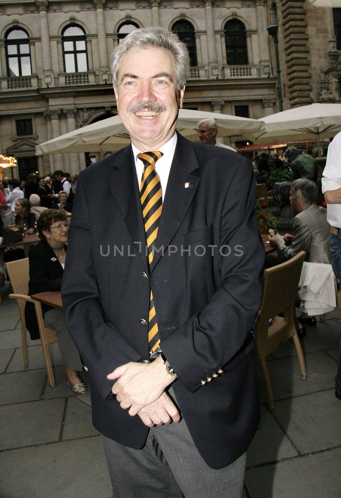 Parliamentary summer party in the courtyard of Hamburg City Hall /Bernd Röder