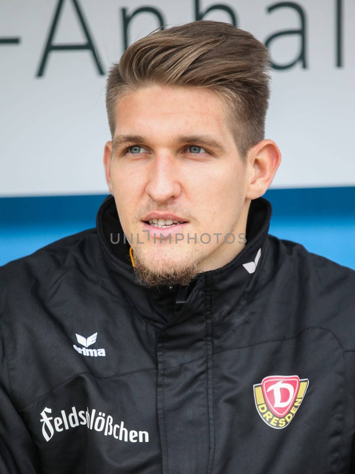 Robert Andrich (SG Dynamo Dresden) 3rd league season 2015/2016 point game Hallescher FC against SG Dynamo Dresden