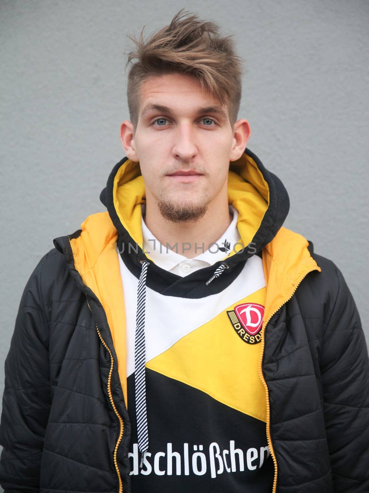 Robert Andrich (SG Dynamo Dresden) 3rd league season 2015/2016 point game Hallescher FC against SG Dynamo Dresden