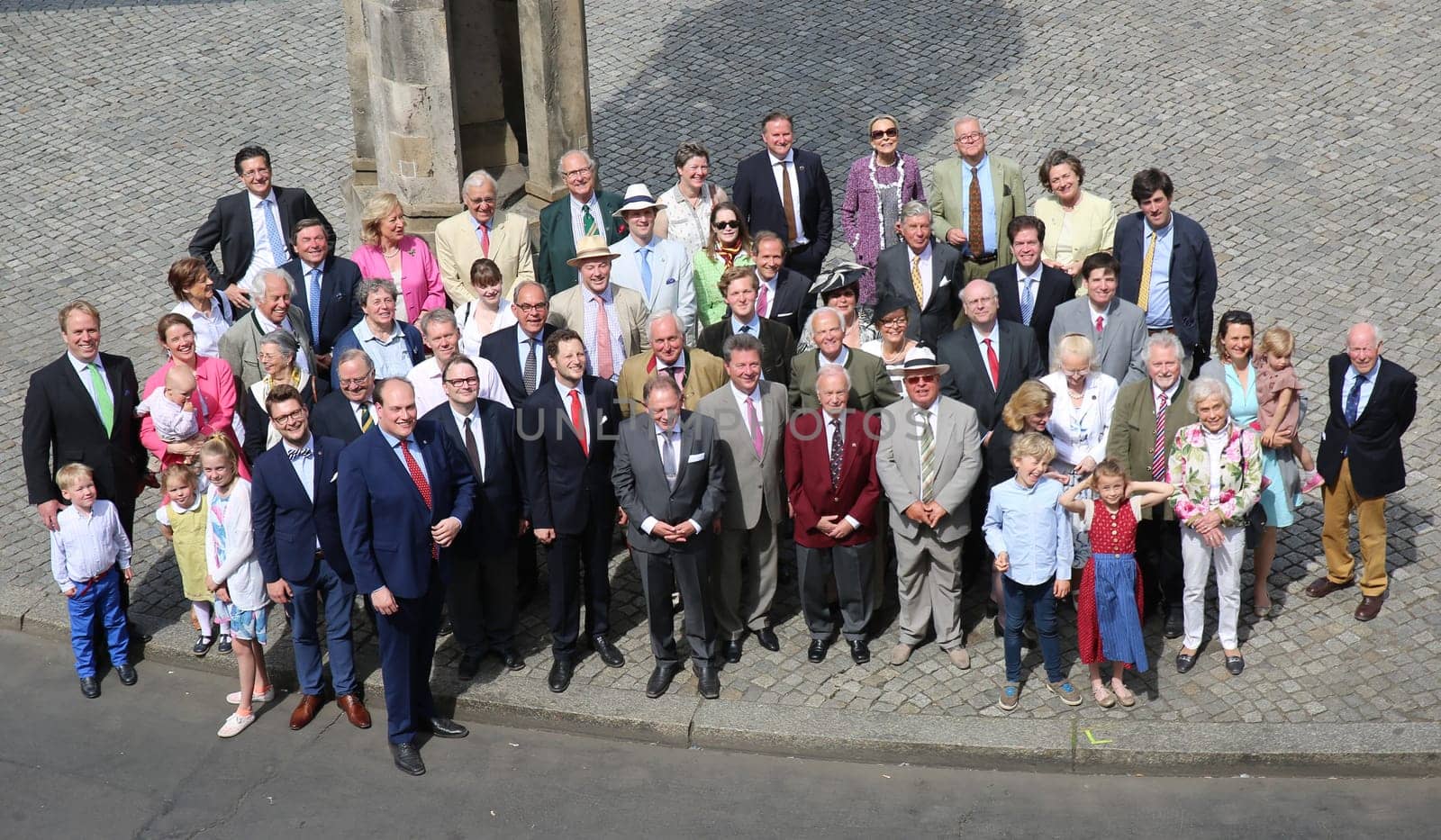 Descendants of the founding members of the Magdeburger Renn-Verein at the reception for the 110th anniversary of the Magdeburger Renn-Verein by Magdeburger OB Dr. Lutz Trümper (independent) on the Old Market on 22 May 2016