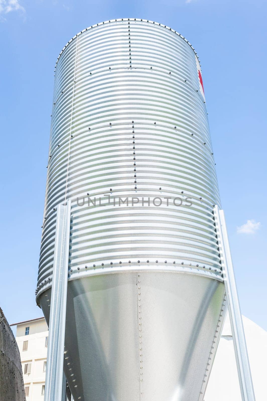 Silos for the storage of flour for food