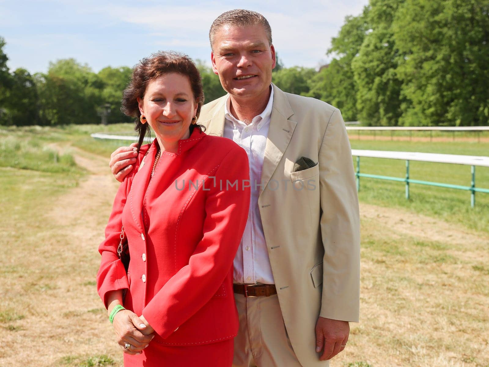 Interior Minister of the State of Saxony-Anhalt Holger Stahlknecht (CDU) with wife Barbie on the racecourse Magdeburg on the occasion of the 110th anniversary on 22.05.2016