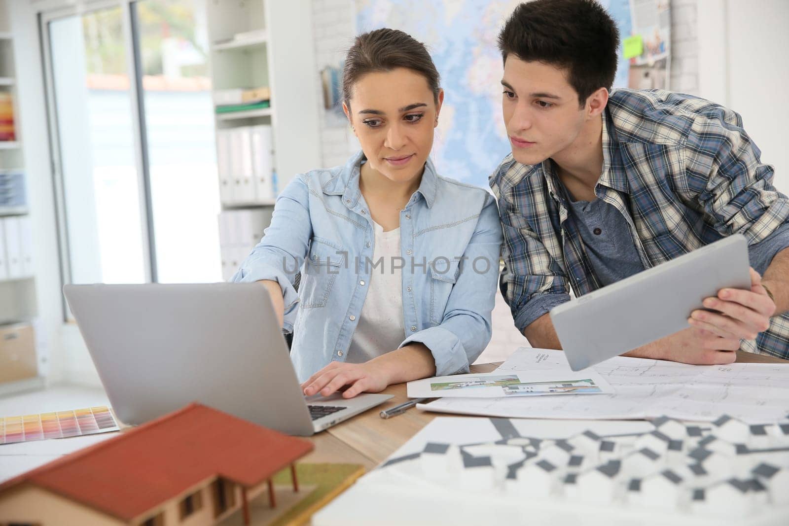 Students in architecture working on project