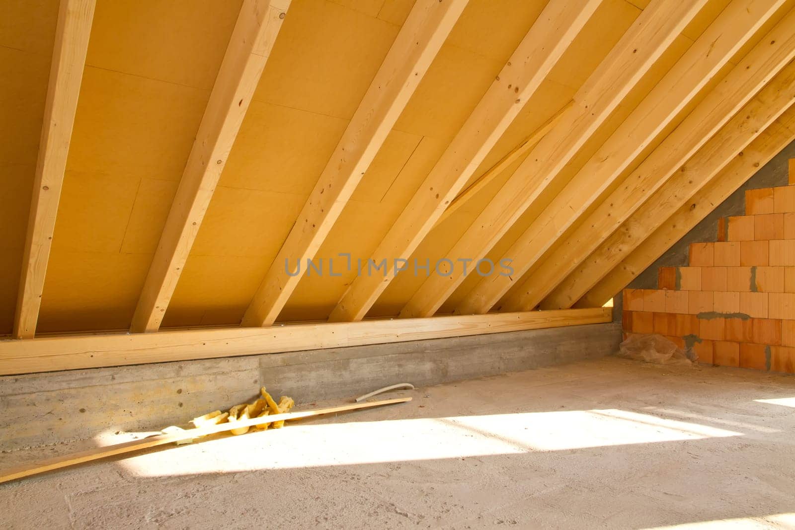 Roof truss in a new building