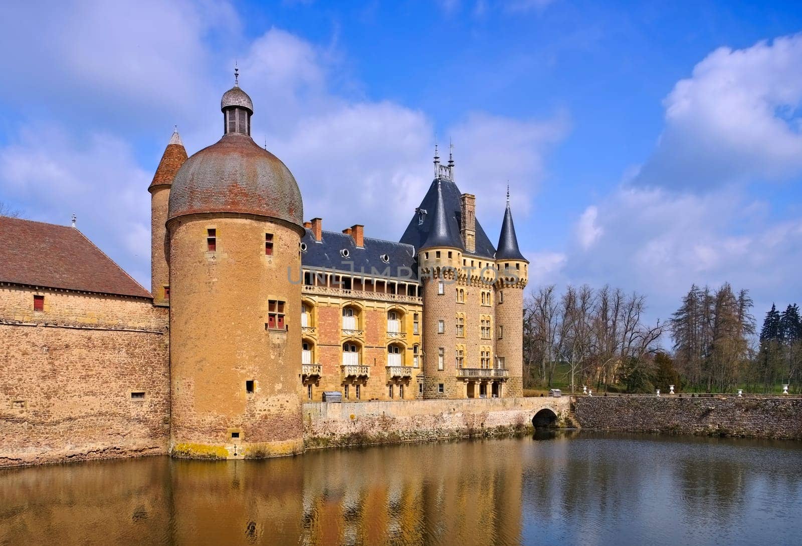 La Clayette Chateau in Burgund,Frankreich - Chateau La Clayette in Burgundy,France