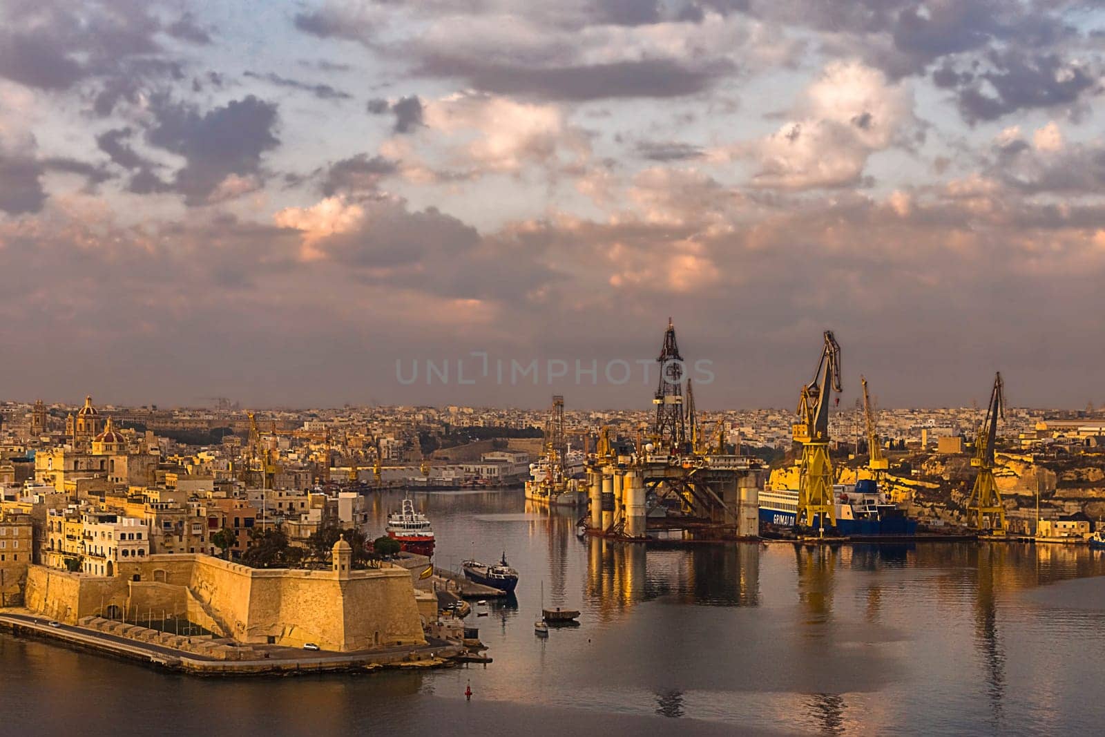 Valletta L-Isla and Docks