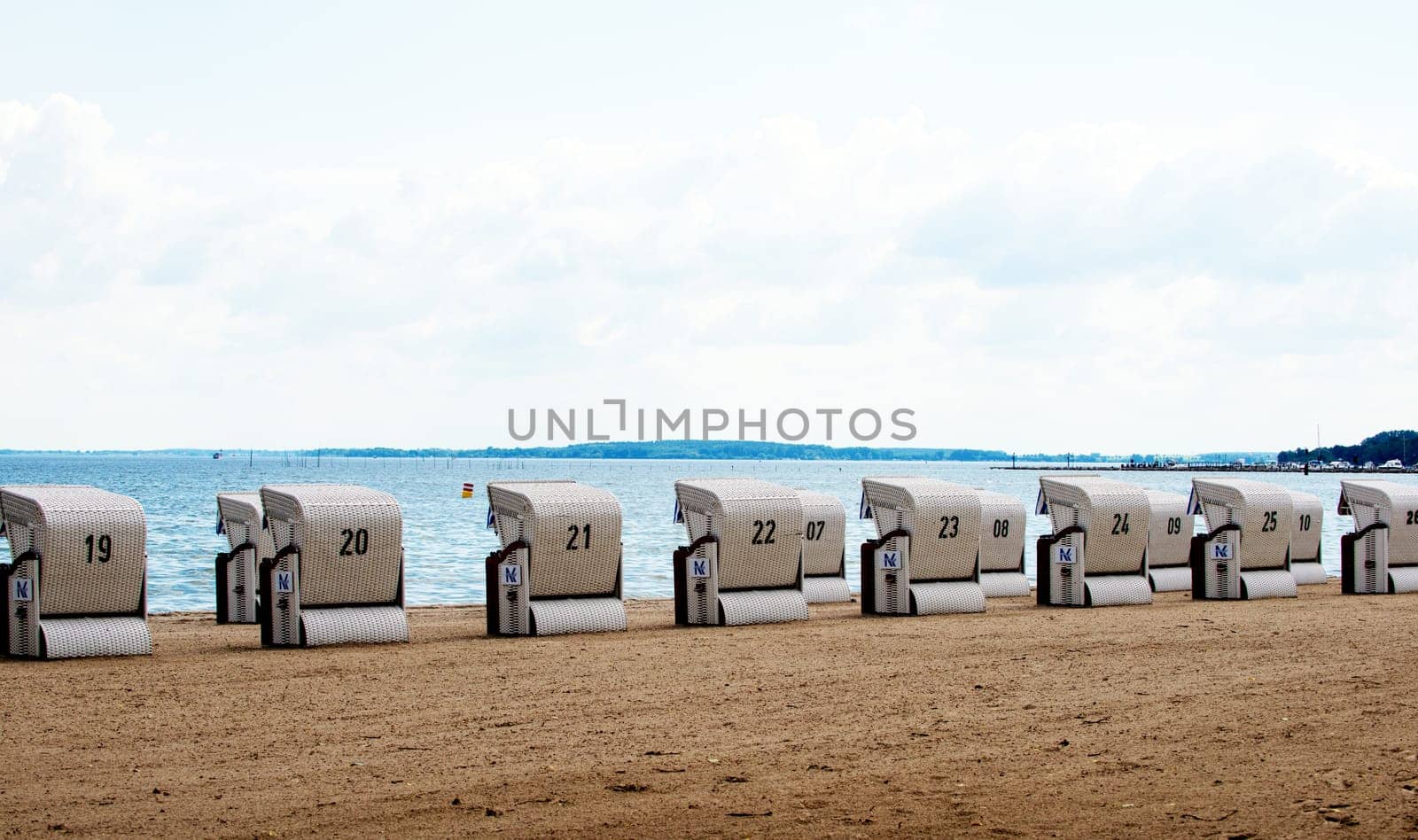 Beach chairs on the Müritz