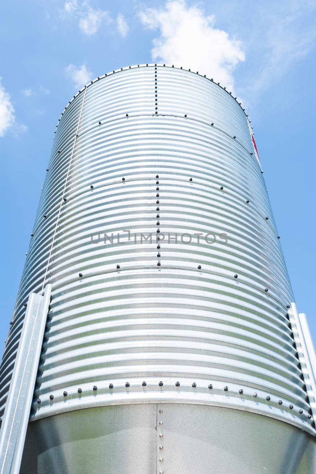 Silos for the storage of flour for food
