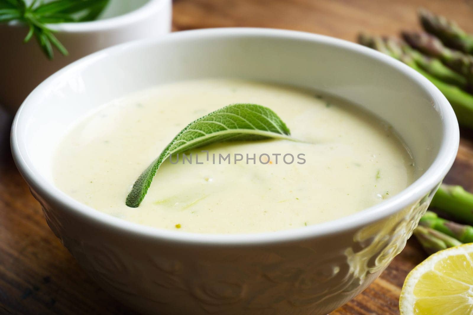 Asparagus soup with herbs