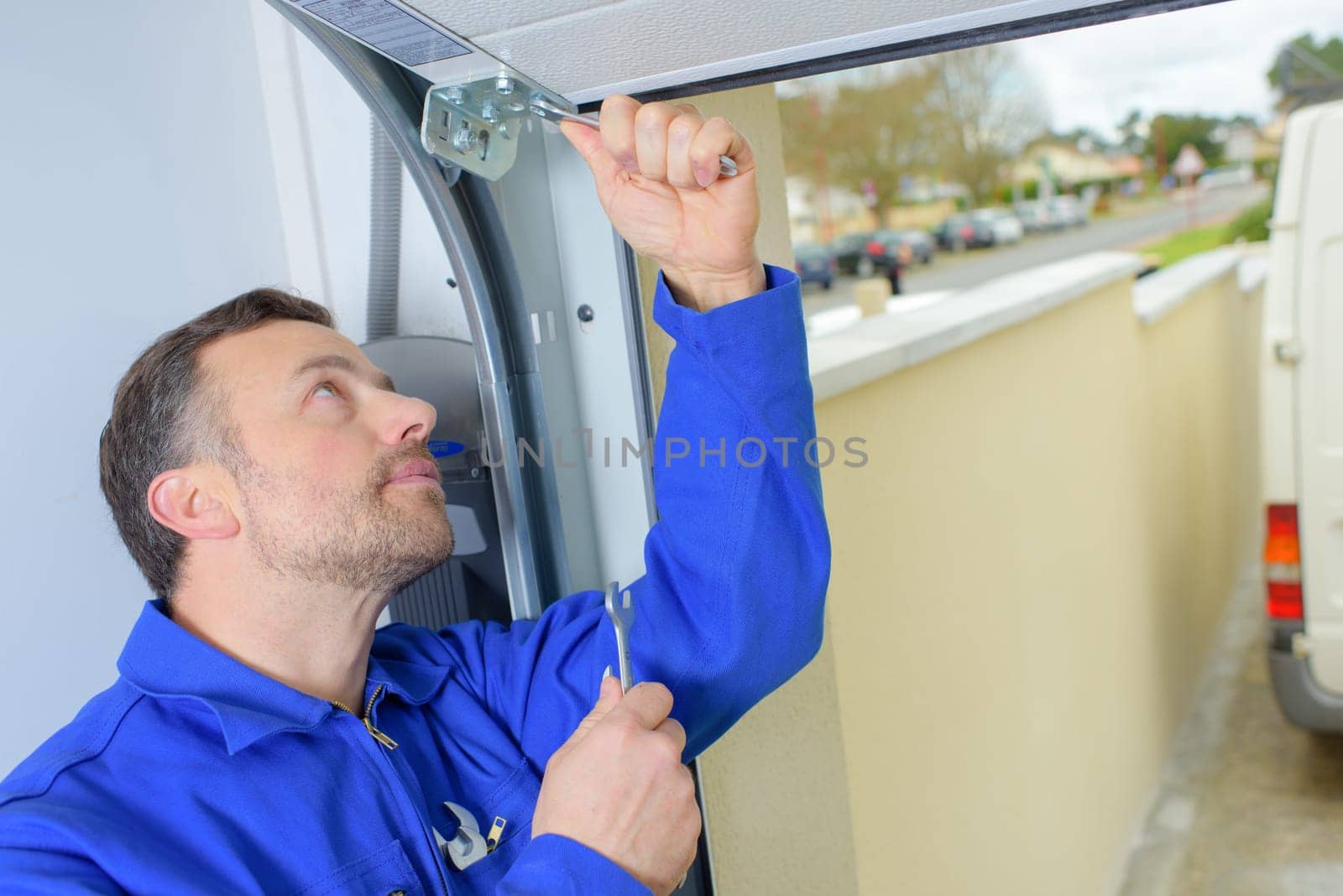 Fixing a damaged door