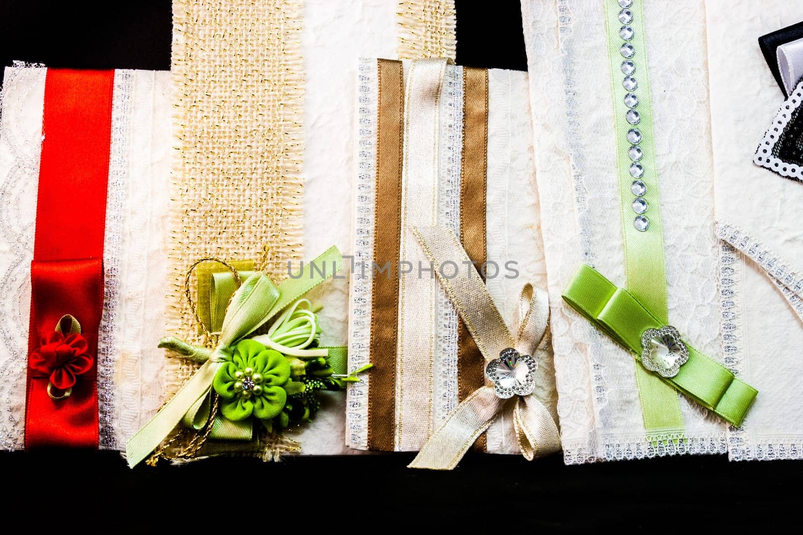 Colored wedding invitations. Pampering for guests