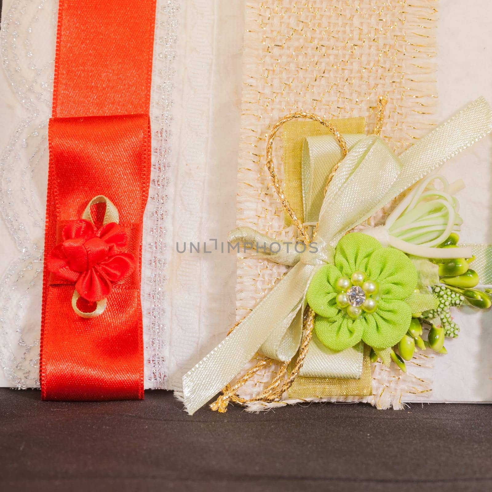 Colored wedding invitations. Pampering for guests