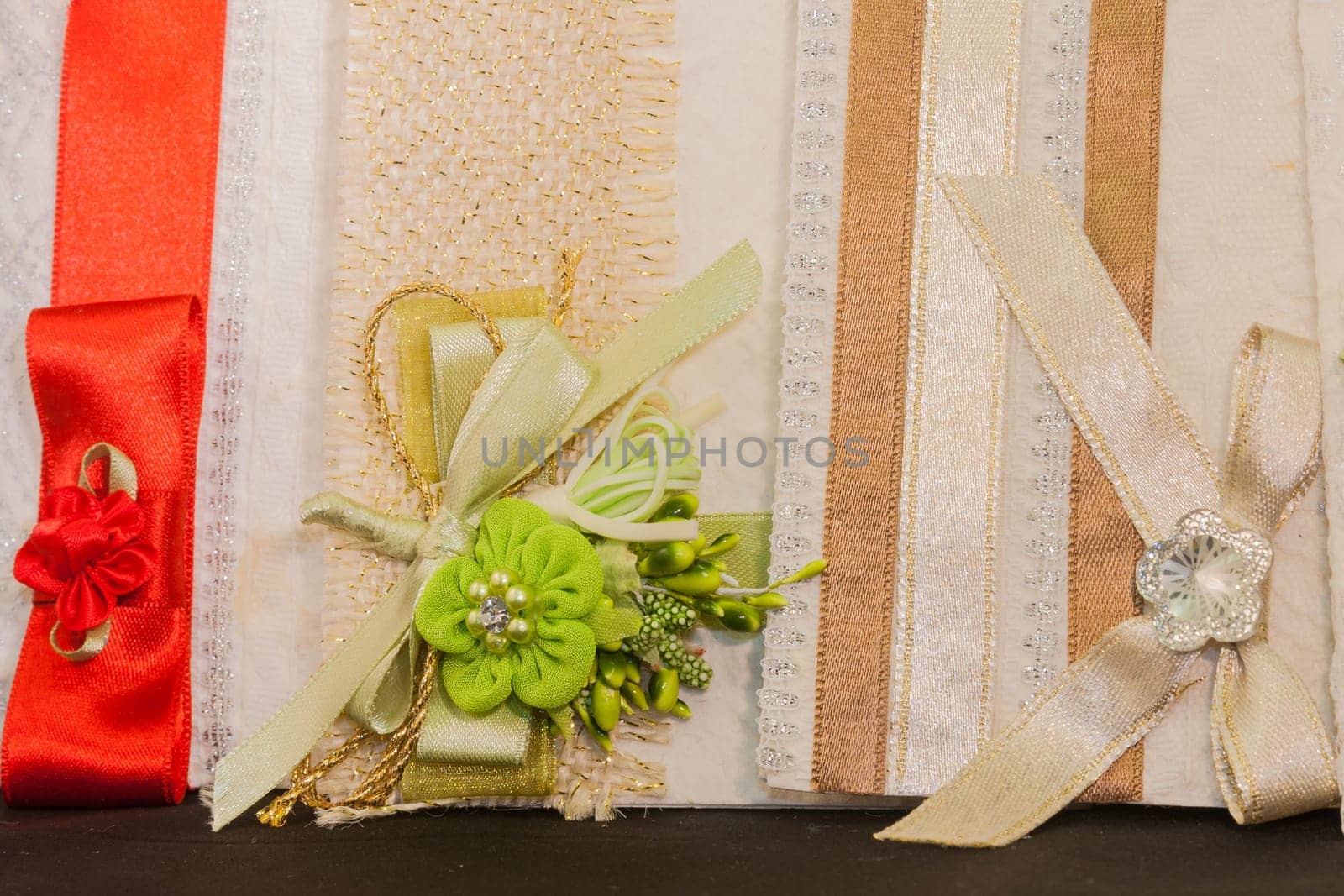 Colored wedding invitations. Pampering for guests