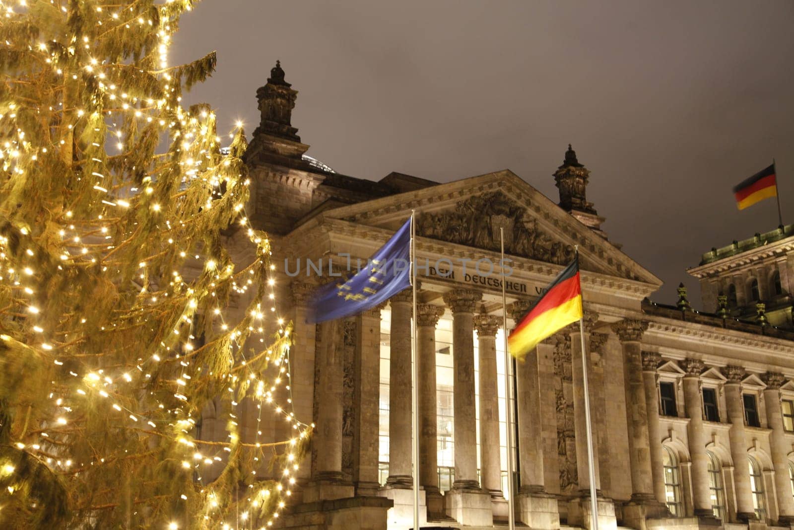 bundestag at christmas time in berlin