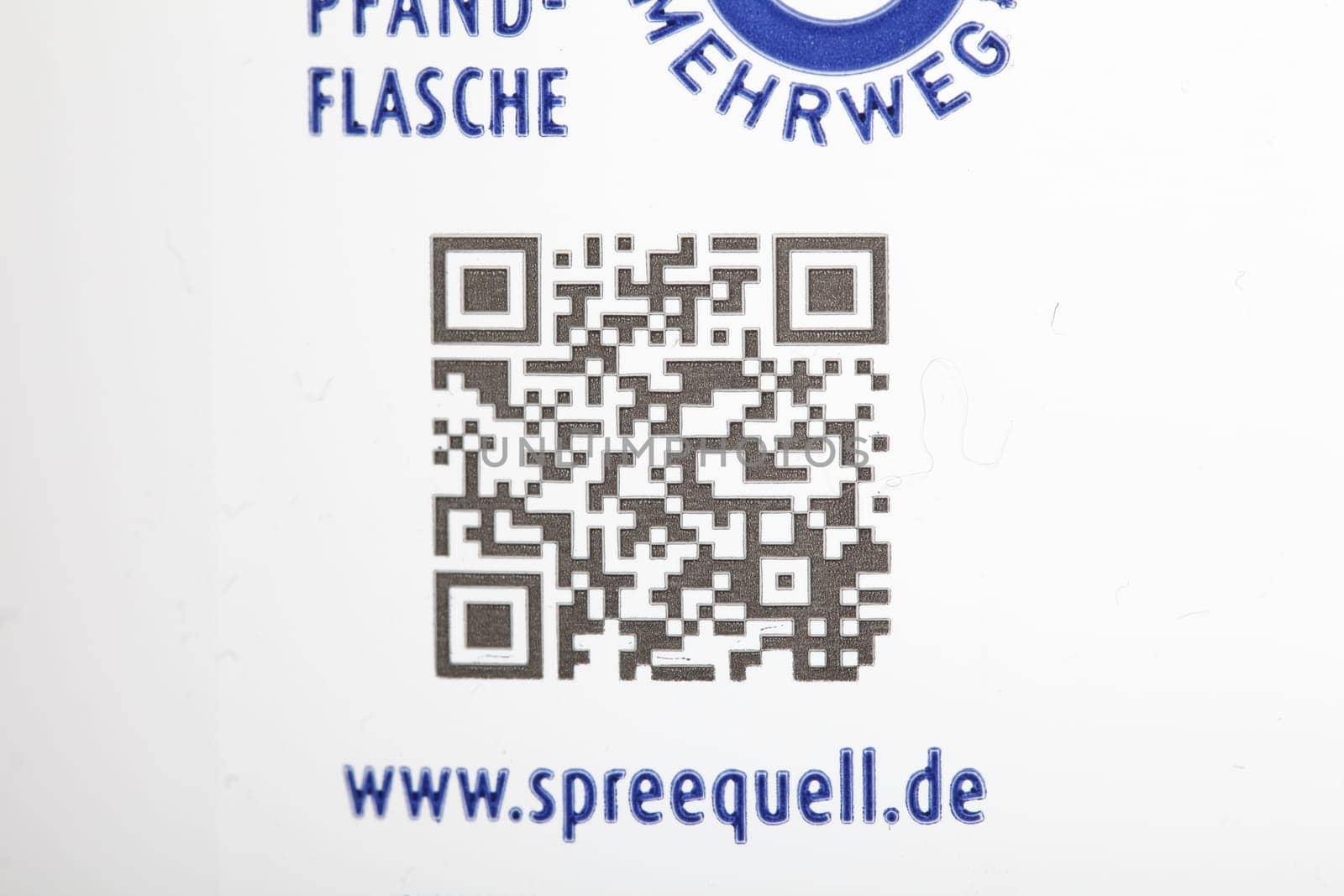 QR code on Spreequelle bottle