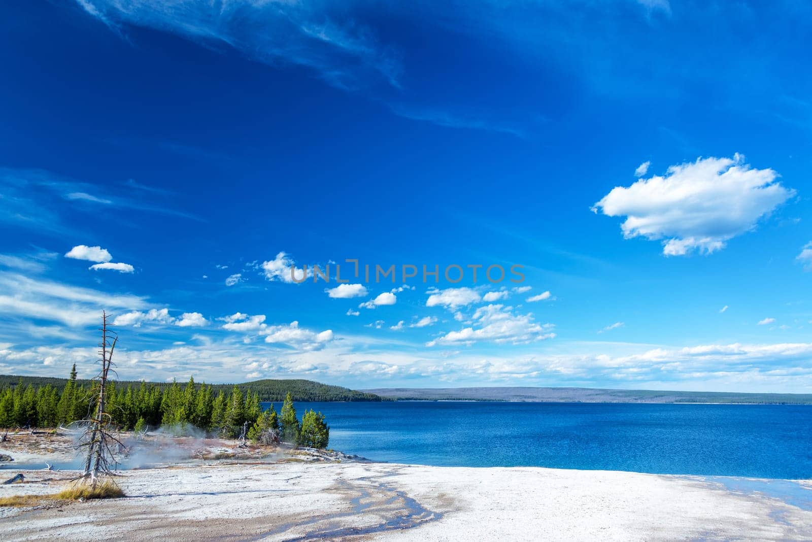 View of the shore of Yellowstone Lake at West Thumb Geyser Basin in Yellowstone National Park