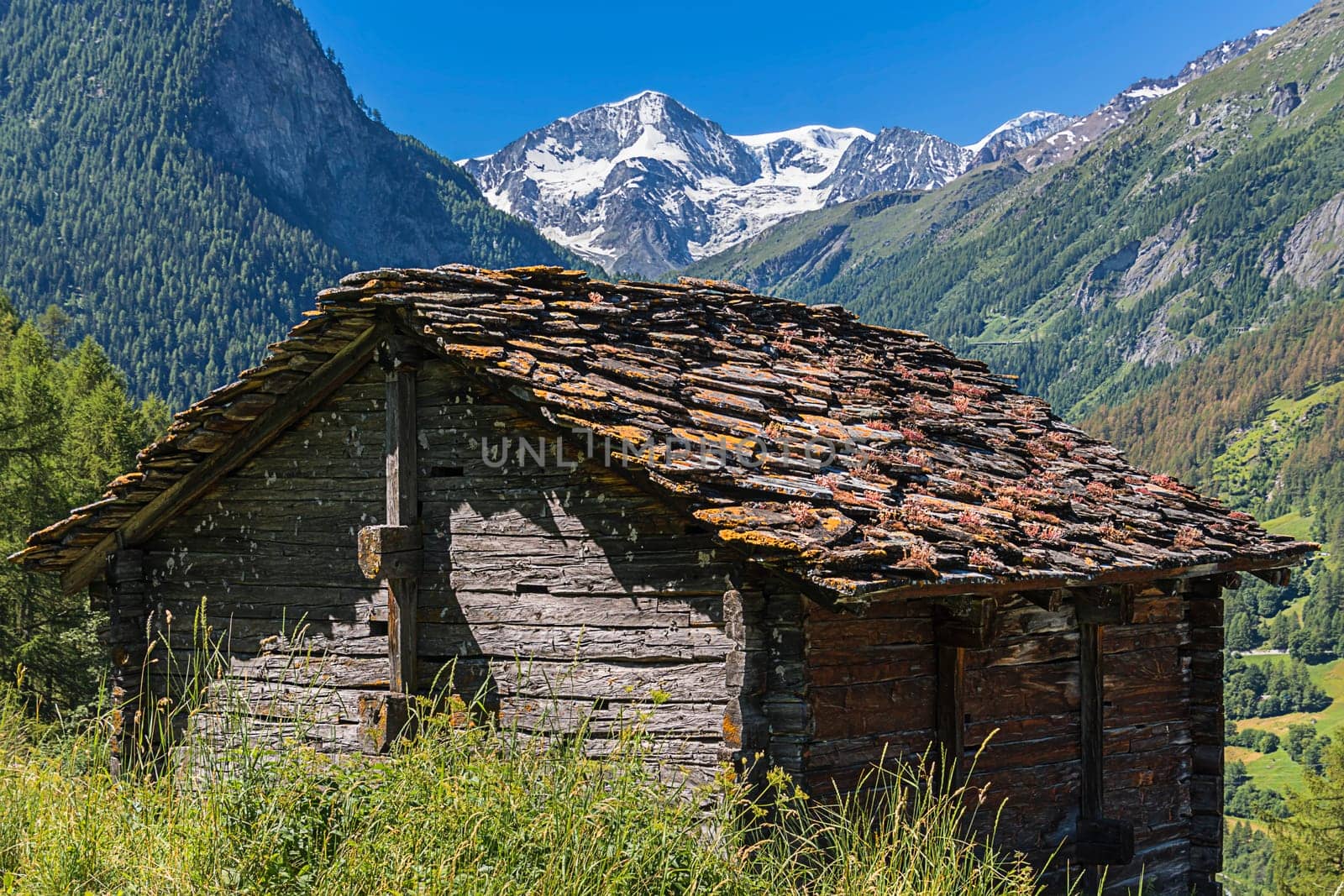 Small stable in the Val dHérans