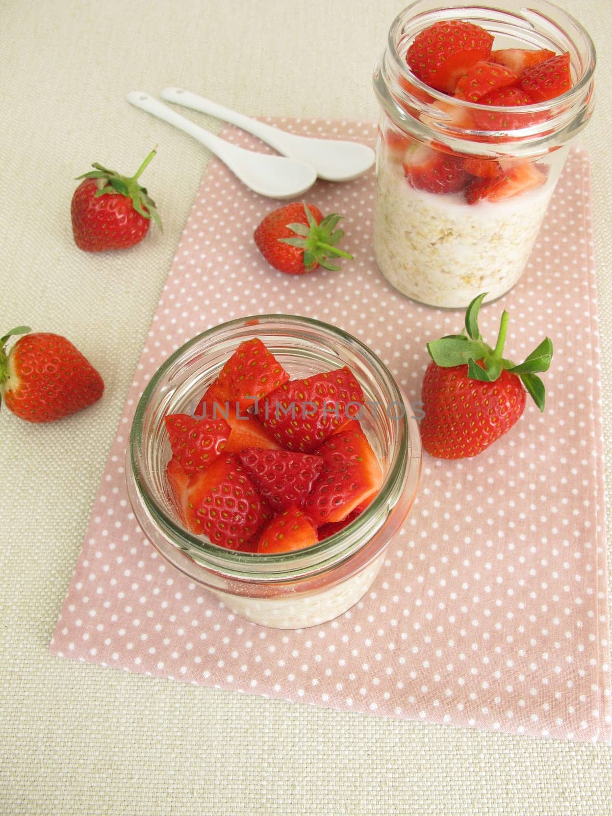 Overnight Oats with Strawberries