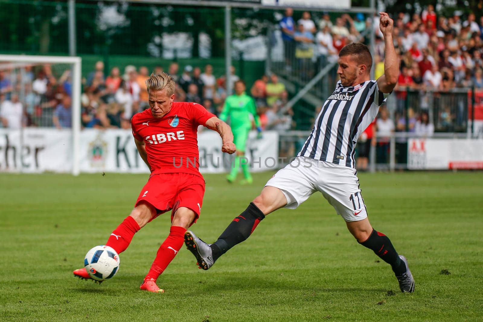 Timo Kunert (TSV Steinbach) and Ante Rebic (Eintracht Frankfurt) - TSV Steinbach vs. Eintracht Frankfurt on 30.07.2016 (Photo: Fingerhut)
